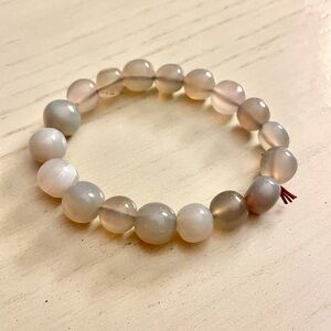 Pale green agate healing crystal bracelet